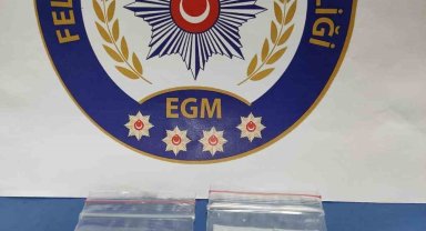 Uyuşturucudan aranan şahıs, uyuşturucu madde ile yakalandı