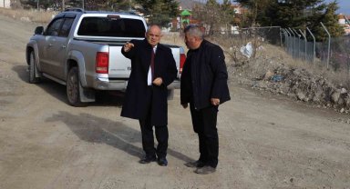 Yahyalı'da Karacatepe Camii'nin çevre düzenlemesi yapılıyor