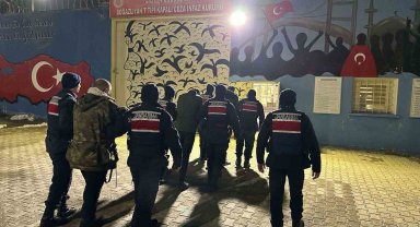 Yozgat'ta bağ evinden hırsızlık yapan 3 zanlı tutuklandı