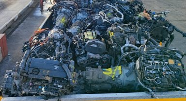 'Araç motoru kaçakçıları' polisten kaçamadı
