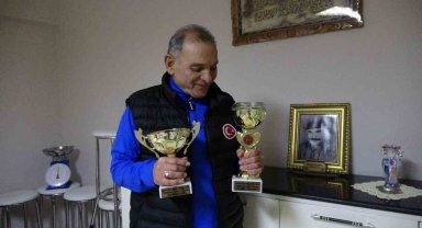 64 yaşındaki tekvando hocasının hayali şampiyonlar yetiştirmek