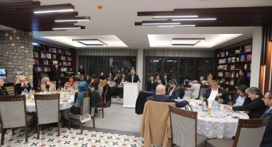 Akar ve Büyükkılıç, avukatlarla buluştu
