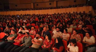 Aksaray Belediyesi şehir tiyatroları ile kapılarını sanatseverlere aralıyor