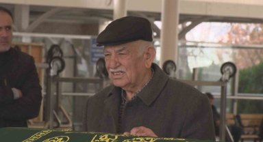 Ankara'da kaldırımda yürürken otomobil çarpması sonucu hayatını kaybeden 2 kişi toprağa verildi