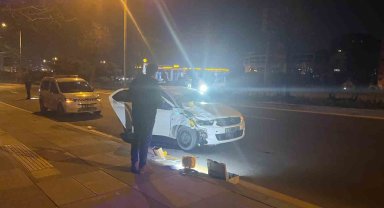 Ankara'da otomobil kaldırımdaki yayalara çarptı: 2 ölü