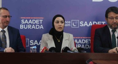Babası çekildi, kızı geldi