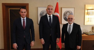 Bakan Ersoy, Sinema Genel Müdürü Güven ve Telif Hakları Genel Müdürü Yılmaz ile görüştü