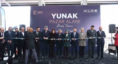 Bakan Göktaş, Konya Büyükşehir'in Yunak'a kazandırdığı kapalı pazar yerinin açılışını yaptı