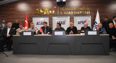 Başkan Büyükkılıç: "Yüzyılın afeti, yüzyılın dayanışmasına dönüştü"