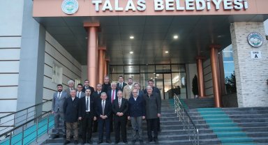 Başkan Büyükkılıç'tan Talas Belediyesi'ne ziyaret