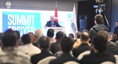 Başkan Büyükkılıç'tan zirvede 'bilişim' vurgusu