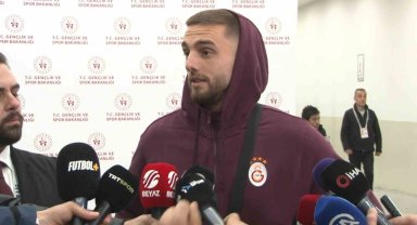 Berkan Kutlu: "Hocamız nerede görev verirse orada oynuyoruz"