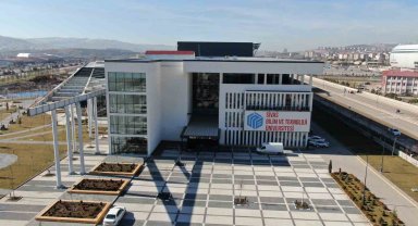 Bu üniversite kendi elektriğini üretiyor: Hem çevre korunuyor hem tasarruf sağlanıyor