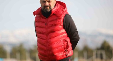 Bülent Uygun'dan taraftara çağrı: "Futbolculara hakaret etmeyin"