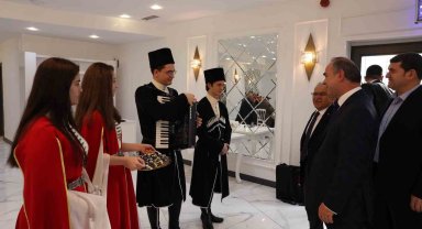 Büyükkılıç'tan Çerkeslere: "Biz et ile tırnağız"