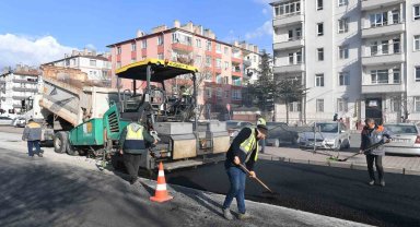 Büyükşehir'den Ziya Gökalp Mahallesi'ne 3.3 milyon TL'lik sıcak asfalt yatırımı