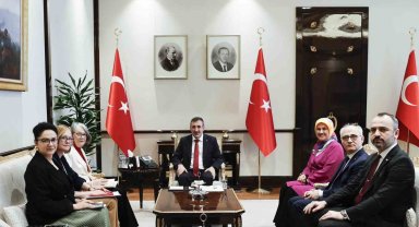 Cumhurbaşkanı Yardımcısı Yılmaz, IFRC Başkanı Forbes'ı ağırladı