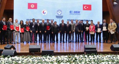 Cumhurbaşkanı Yardımcısı Yılmaz: "Cari işlemler açığımızın azalma eğiliminde olduğunu ve ülkemize daha çok sermaye girişi olduğunu görüyoruz"