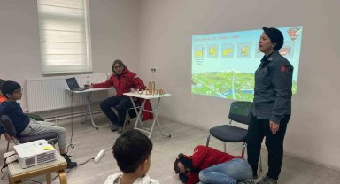 DAK'tan 9 veli ile 18 çocuğa Afet Farkındalık Eğitimi