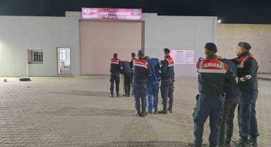 Darp ettikleri kişiye zorla 1 milyon liralık senet imzalatan 3 zanlı tutuklandı