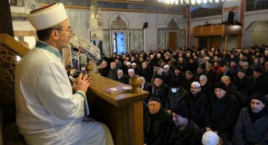 Depremde hayatını kaybedenler Yozgat'ta dualarla anıldı