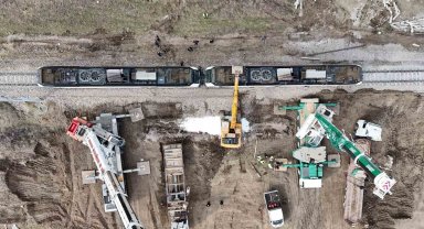 Devrilen tren kaza alanından kaldırıldı, demir yolu hattı 35 saat sonra ulaşıma açıldı