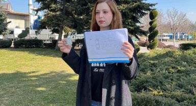 Ehliyet almak için sağlık raporu almaya gitti, gece kulübünde çalıştığını ve kendi adına senet tutulduğunu öğrendi