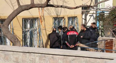 Emniyet amirinin yaklaşımı, eşini rehin alan şahsı böyle ikna etti: "Ben sana kurban olurum"