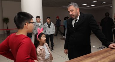 Ertuğrul Başkan her an gençlerle fikir alışverişinde