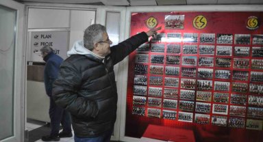 Eskişehir ve Eskişehirspor sevdasını dükkânına yansıttı