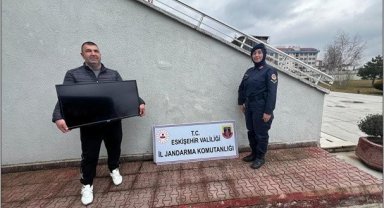 Eskişehir'de 9 hırsızlık olayı gerçekleştirdiği belirlenen 2 şüpheli jandarmadan kaçamadı