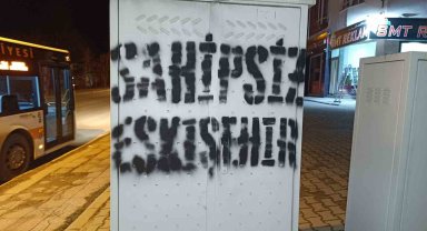 Eskişehir'de elektrik panolarında 'sahipsiz Eskişehir' yazısı çoğalıyor