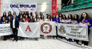 Eskişehirli yüzücüler Türkiye 3'üncüsü oldu