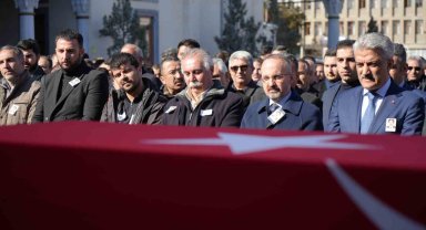 Evinde ölü bulunan kaymakam son yolculuğuna uğurlandı