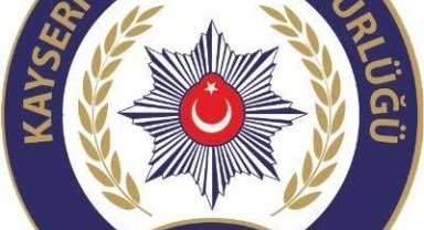 Göçmen kaçakçısı polisten kaçamadı