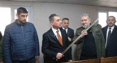 Gölbaşı Belediye Başkanı Şimşek'ten "Kabe Örtüleri ve Kabe Yolunda Mukaddes Emanetler" sergisine ziyaret