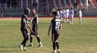 Hakeme yumruk atan o futbolcu tutuklandı!