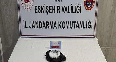 İstanbul'dan Eskişehir'e uyuşturucu getirip satan şahıslar yakaladı