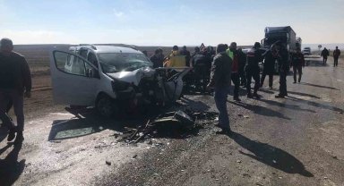 Kafa kafaya çarpıştılar: 1 ölü, 1 ağır yaralı