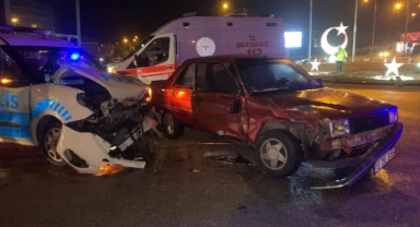 Karaman’da polis aracı ile otomobil çarpıştı: 1’i polis 4 yaralı