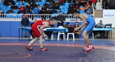 KARAMAN, GÜREŞ GRUP MÜSABAKALARINA EV SAHİPLİĞİ YAPACAK