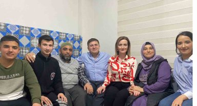 Karaman Valisi depremzede aileye misafir oldu