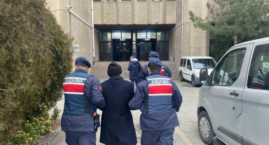 Karşılıksız çek düzenleme suçundan 79 yıl hüküm giyen firari yakalandı
