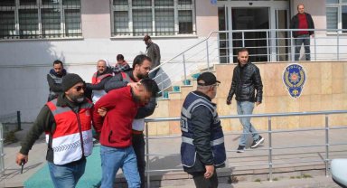 Kayınpederini satırla öldüren damat tutuklandı
