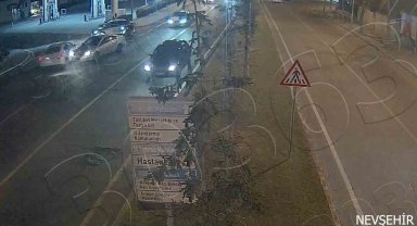 Kaza anları güvenlik kameralarına yansıdı