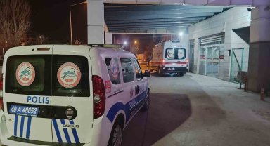 Kırşehir'de çevreye rahatsızlık veren kişileri uyaran bekçi göğsünden bıçaklandı