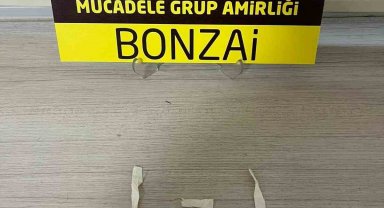 Konya'da kağıda emdirilmiş uyuşturucuyla yakalanan 3 kişi gözaltına alındı