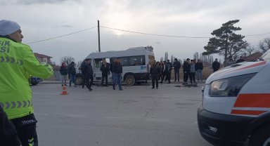 Konya'da öğrenci servisi ile kamyonet çarpıştı: 11 yaralı