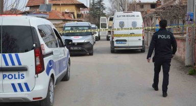 Konya'da yalnız yaşayan adam evinde satırla öldürülmüş halde bulundu