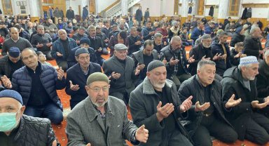 Kulu'da Berat Kandilinde vatandaşlar camileri doldurdu